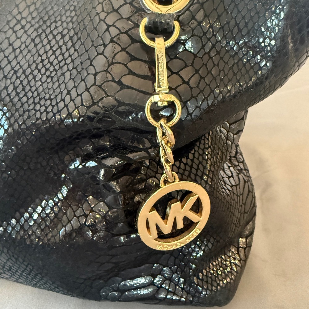 Michael Kors Jet Set Black‎ Snakeskin Embossed Leather Chain Bag Gold Hardware - Picture 2 of 11